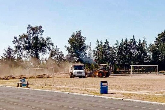 Gobierno Municipal de Huamantla realiza mejoras en la cancha de futbol soccer de la Unidad Deportiva